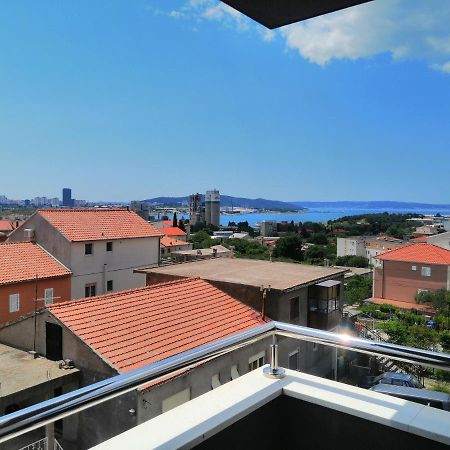 Luxury Apartment Queen Solin Exteriör bild