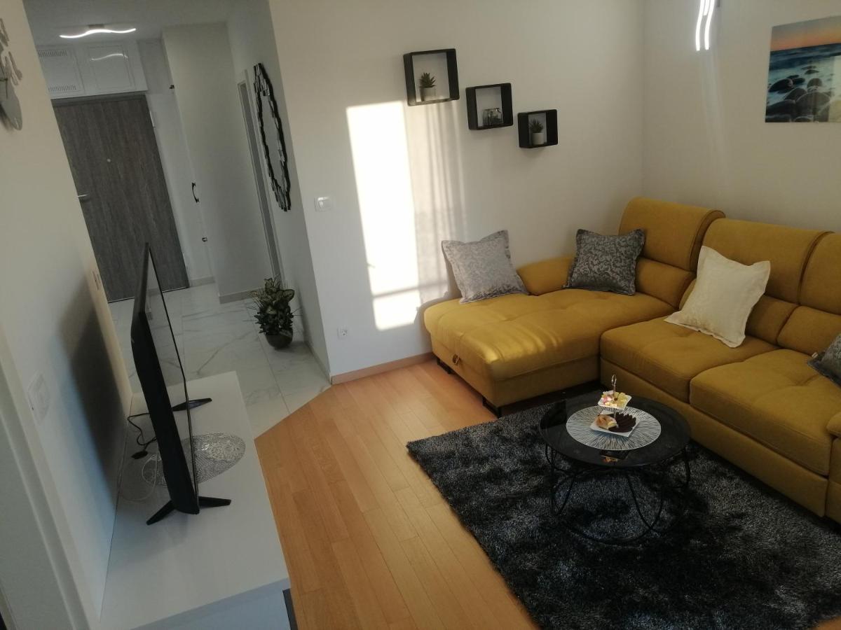 Luxury Apartment Queen Solin Exteriör bild