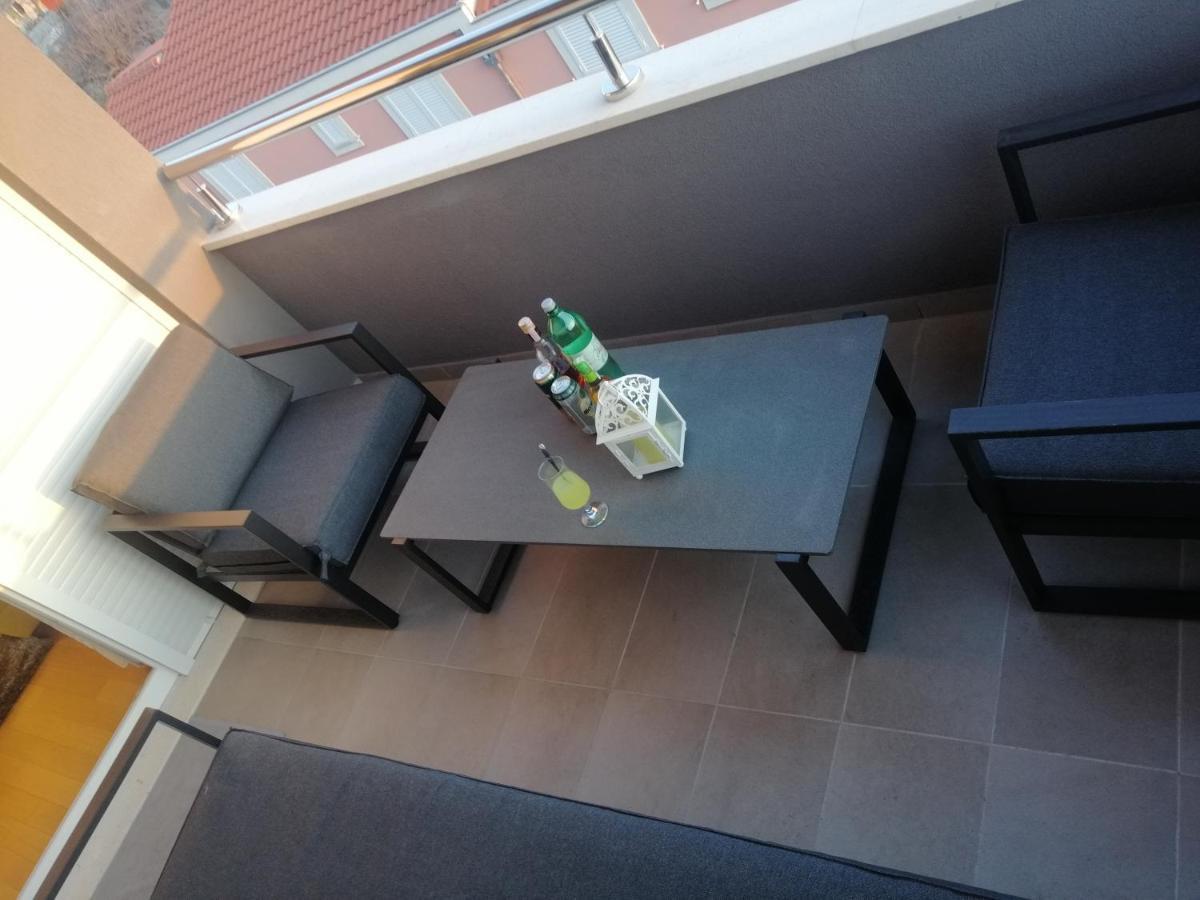 Luxury Apartment Queen Solin Exteriör bild