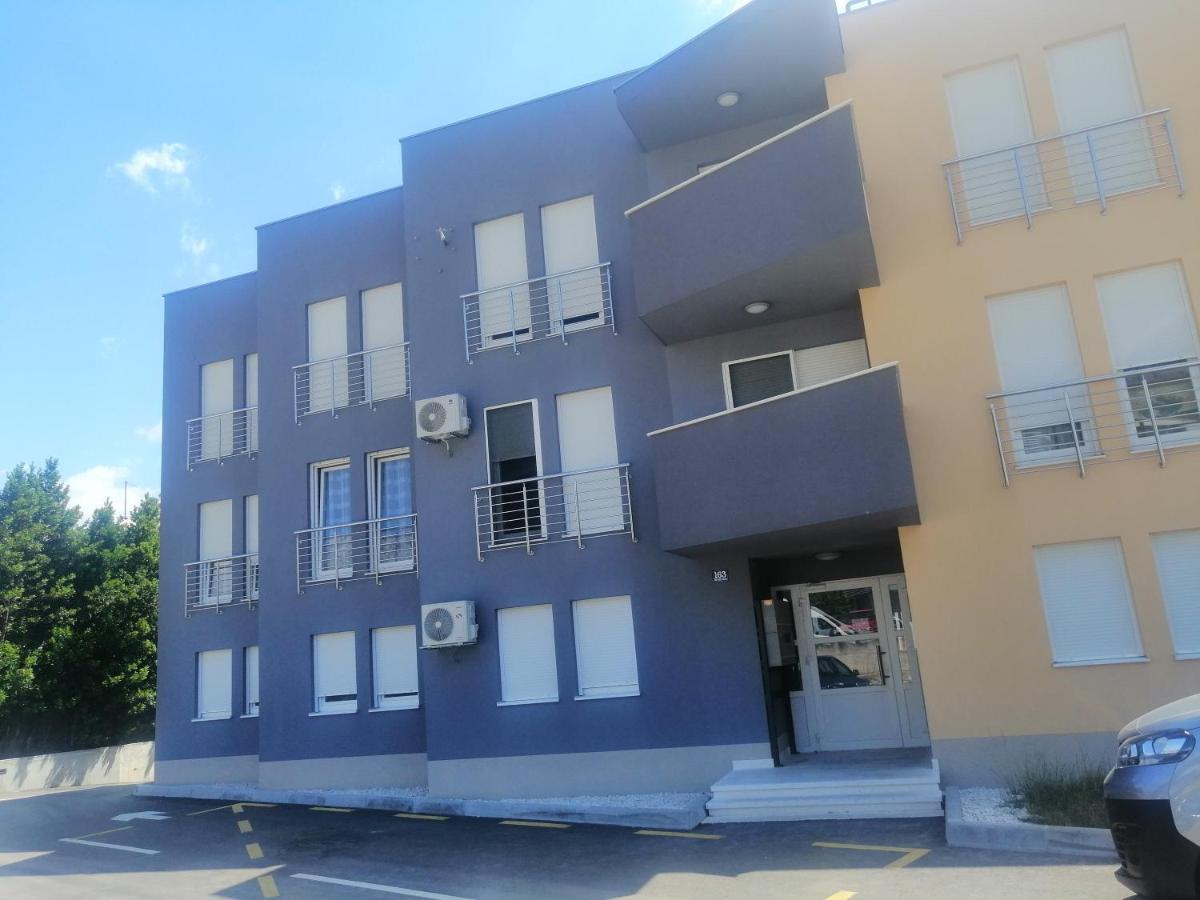 Luxury Apartment Queen Solin Exteriör bild