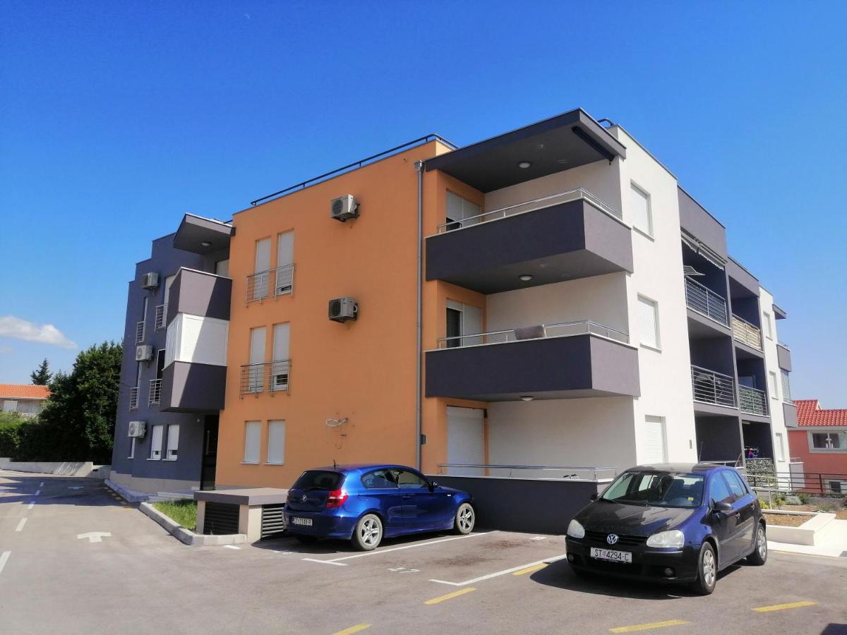 Luxury Apartment Queen Solin Exteriör bild